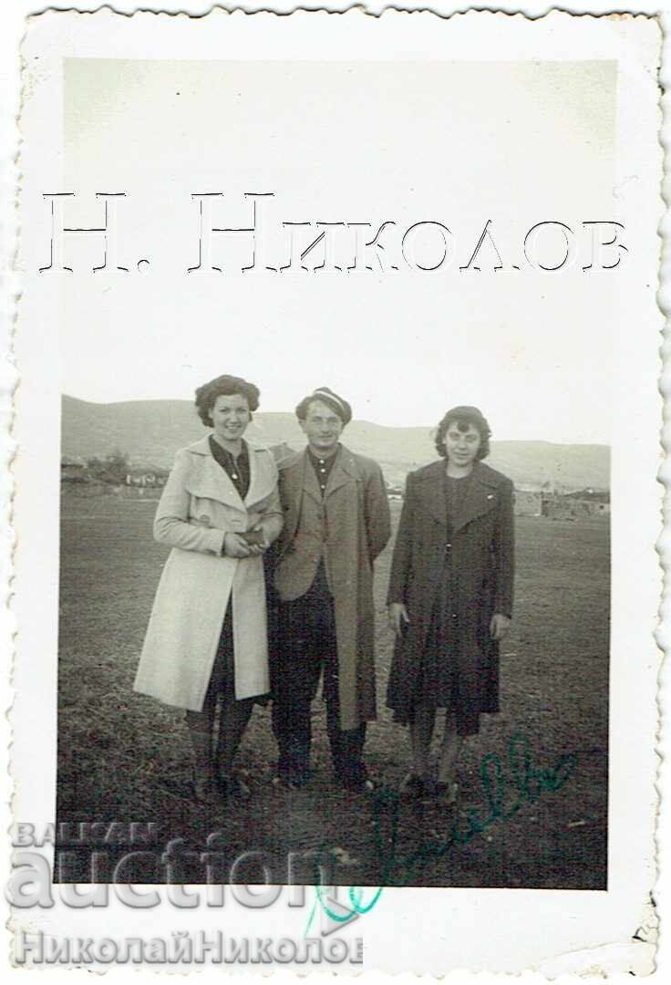 FOTOGRAFIE VECHE MICĂ SEVLIEVO TINERI CETĂȚENI F175