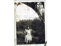 1940 FOTOGRAFIE MICĂ VECHE TURISTĂ ÎN SATUL CĂPINOVO ZH176