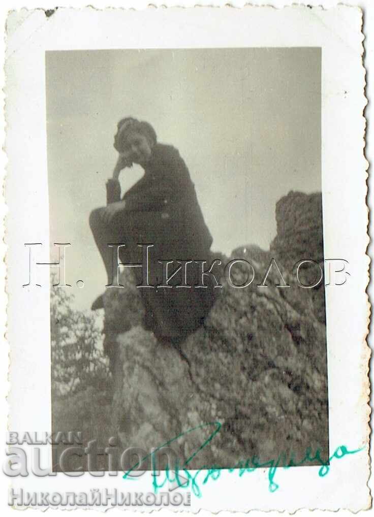 MICĂ POZĂ VECHE V. TÂRNOVO TURISTĂ LA TRAPEZIȚA ZH180