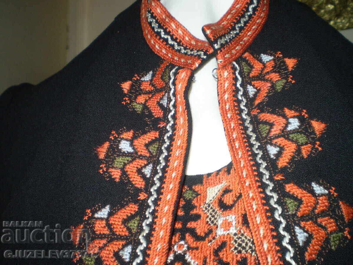 Ρετρό μαύρο φόρεμα, χειροποίητο και κεντημένο στο χέρι - 7