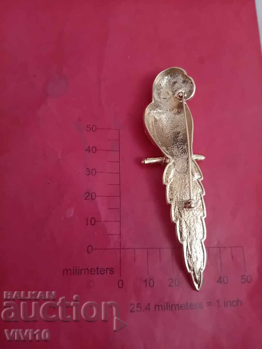 Brosa antica cu pietre cu preț € 15.00 | 29.34 BGN