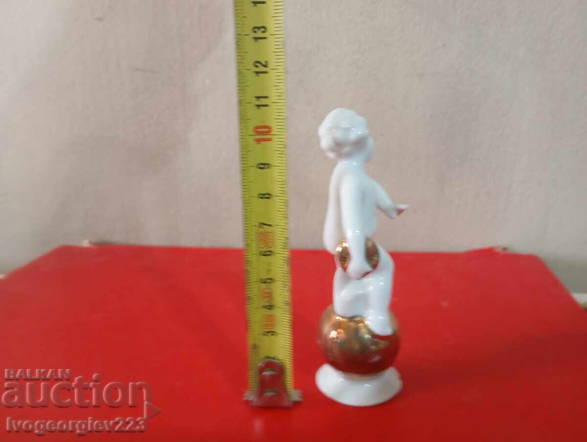 Porcelain figurine - Angel on a globe - Herold AG Tetta with price € 12.00 | 23.47 BGN Porcelain figurine - Angel on a globe - Herold AG Tetta with price € 12.00 | 23.47 BGN