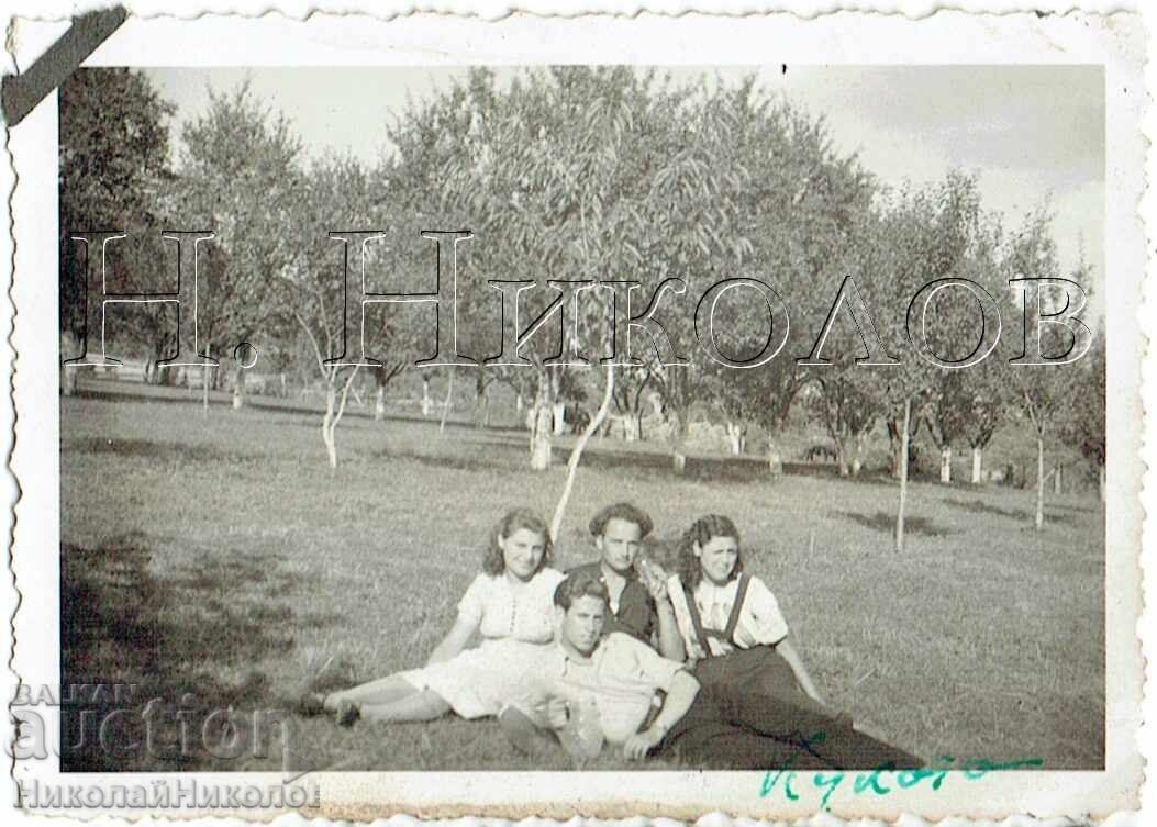 ΜΙΚΡΗ ΠΑΛΙΑ ΦΩΤΟΓΡΑΦΙΑ ΓΚΑΜΠΡΟΒΟ ΕΚΔΡΟΜΗ ΚΟΝΤΑ ΣΤΟ ΧΩΡΙΟ ΚΟΥΚΑΤΑ ZH195 ΜΙΚΡΗ ΠΑΛΙΑ ΦΩΤΟΓΡΑΦΙΑ ΓΚΑΜΠΡΟΒΟ ΕΚΔΡΟΜΗ ΚΟΝΤΑ ΣΤΟ ΧΩΡΙΟ ΚΟΥΚΑΤΑ ZH195