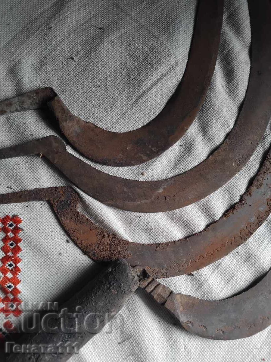 Seceri vechi forjate secere cu preț € 15.00 | 29.34 BGN Seceri vechi forjate secere cu preț € 15.00 | 29.34 BGN