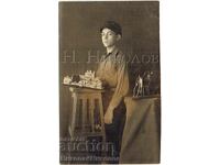 1928 FOTOGRAFIE VECHE PERNIK ELEV CU MACET DIN LEMN AL CLĂDIRII J22