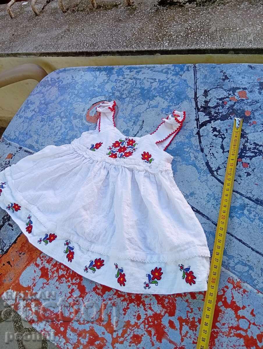 Rochie pentru copii, brodată, etnografică cu preț € 15.00 | 29.34 BGN