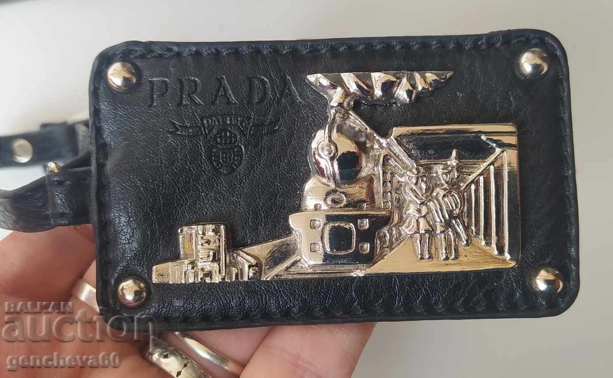 Pandantiv de colecție rar PRADA pentru geantă și portofel cu preț € 50.00 | 97.79 BGN