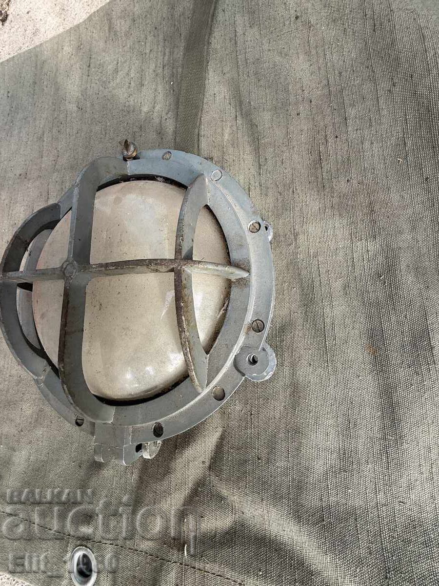 Lampă de navă cu preț € 35.00 | 68.45 BGN