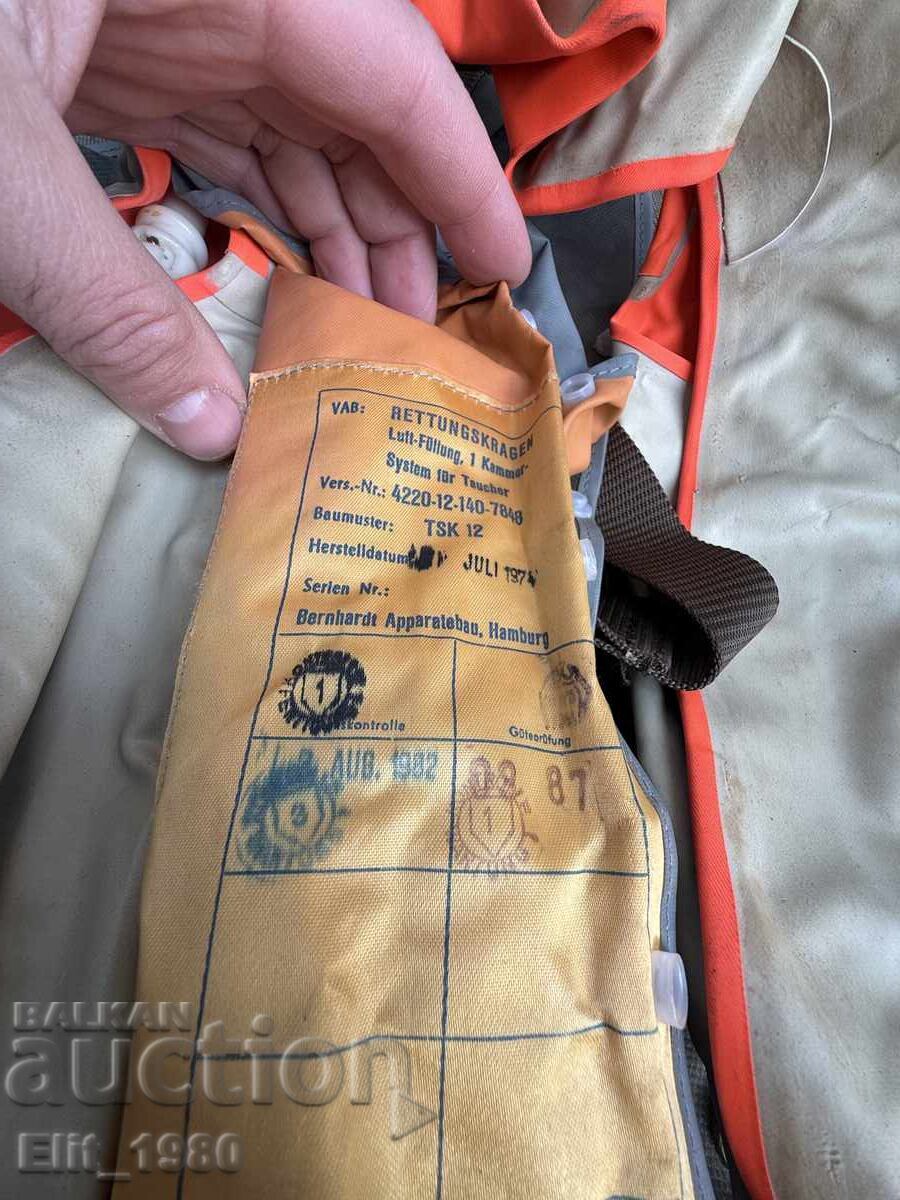 Vestă de salvare pilot germană cu preț € 45.00 | 88.01 BGN