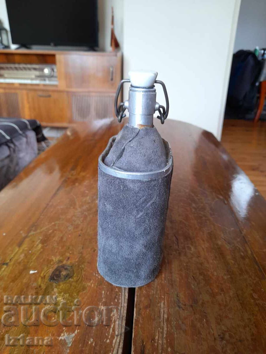 Μια παλιά κατσαρόλα με τιμή € 27.00 | 52.81 BGN