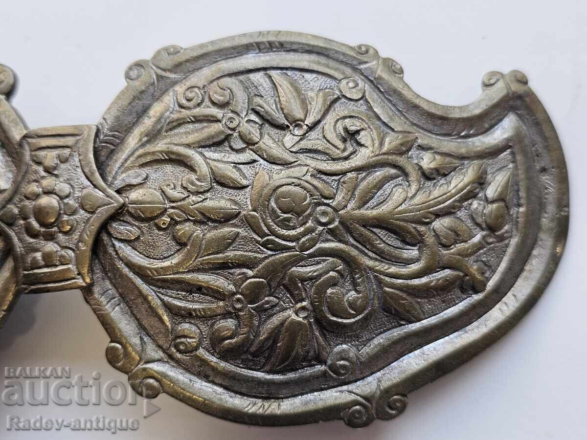 Аукцион Възрожденски български сребърни пафти чапрази накит носия