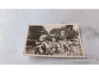 Φωτογραφία Στρατιώτες γυμνοί μέχρι τη μέση