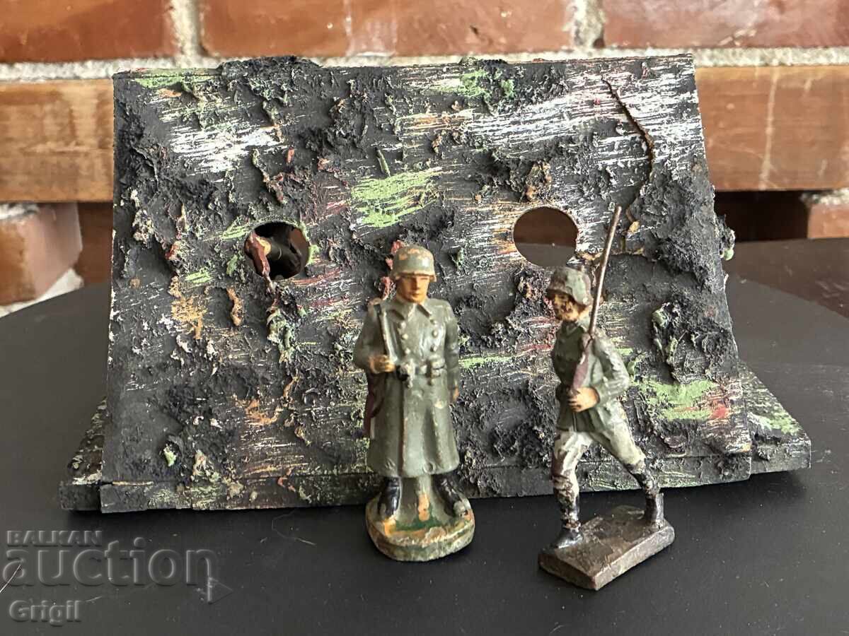 Παλιά φιγούρες στρατιωτών και bunker. Elastolin, Lineol