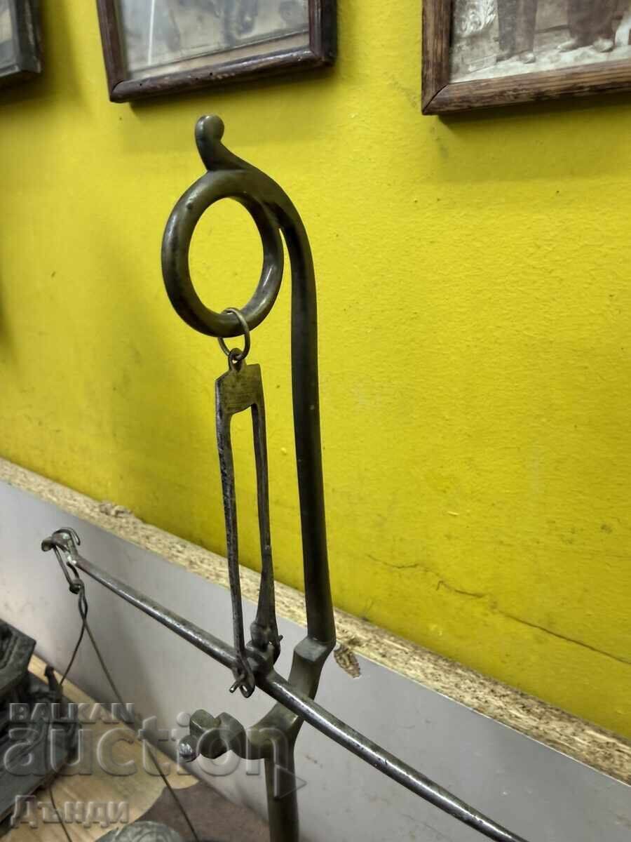 Licitație Cântar de bijuterie foarte vechi Licitație Cântar de bijuterie foarte vechi