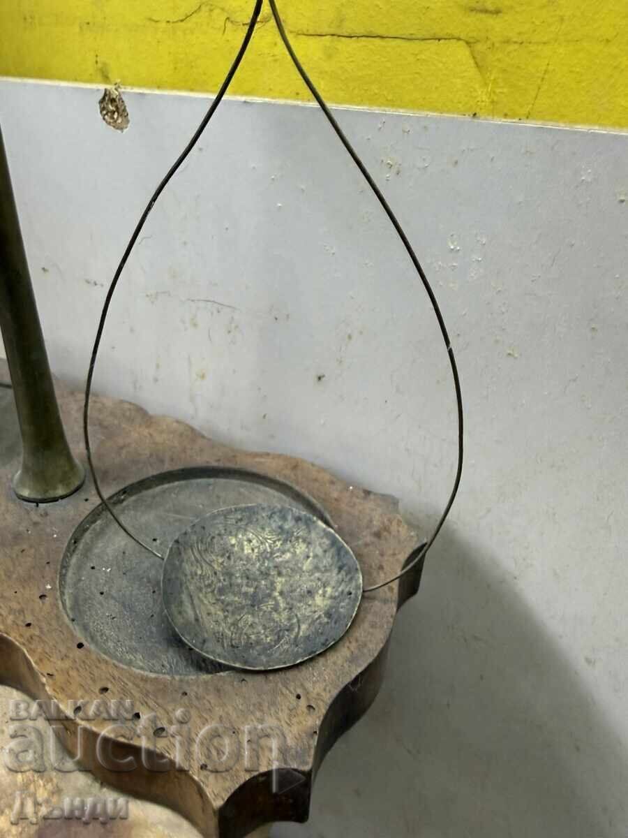 Livrarea Cântar de bijuterie foarte vechi Livrarea Cântar de bijuterie foarte vechi