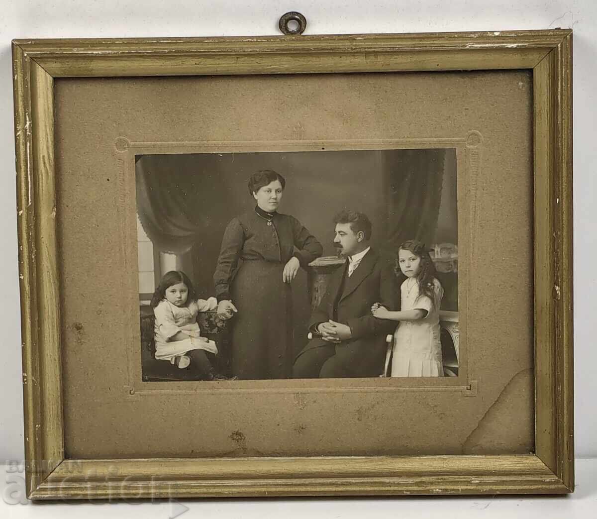 Livrarea 1912 TÂRNOVO POZĂ DE FAMILIE VECHE FOTOGRAFIE CARTON