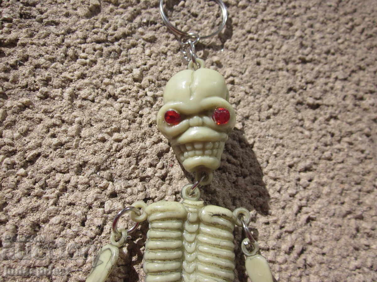 Licitație Vechi breloc bulgăresc schelet din socialism