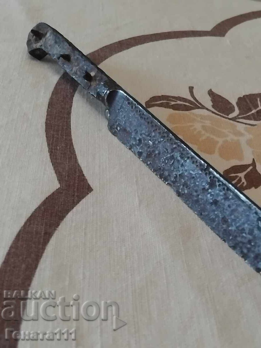 Cuțit haiducesc forjat vechi karakulak cu preț € 46.00 | 89.97 BGN