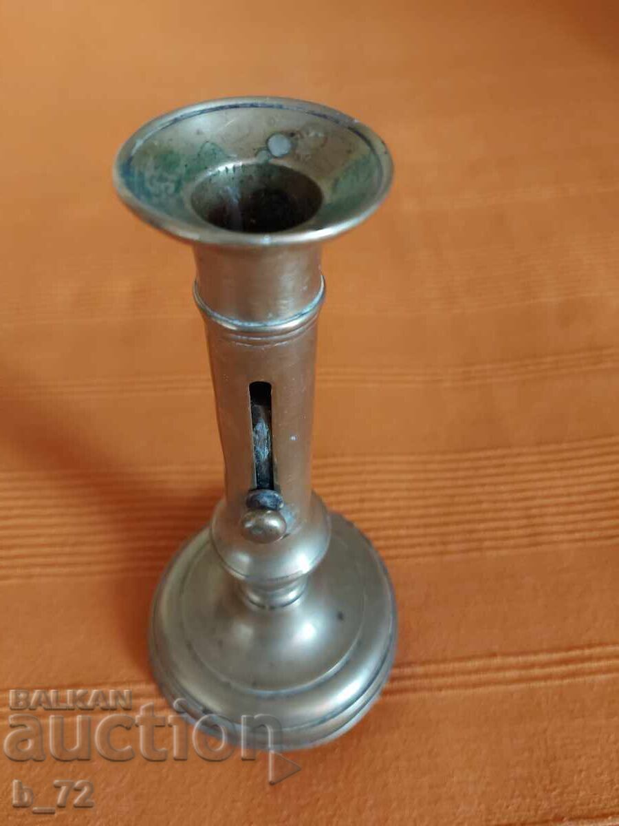 Δημοπρασία Χάλκινο κηροπήγιο με μηχανισμό για το κερί