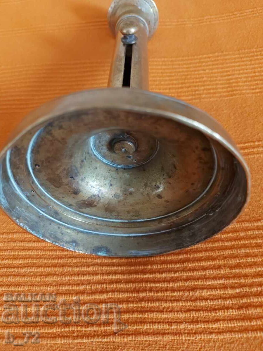 Бронзов свещник с механизъм за свеща с цена € 15.00 | 29.34 лв. Бронзов свещник с механизъм за свеща с цена € 15.00 | 29.34 лв.