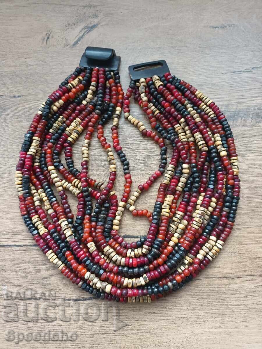 Livrarea Gerda Lynggaard colier vechi multicolor