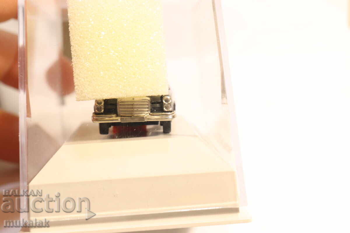 Licitație BREKINA H0 1/87 MERCEDES BENZ 280 SE MODEL MAȘINĂ