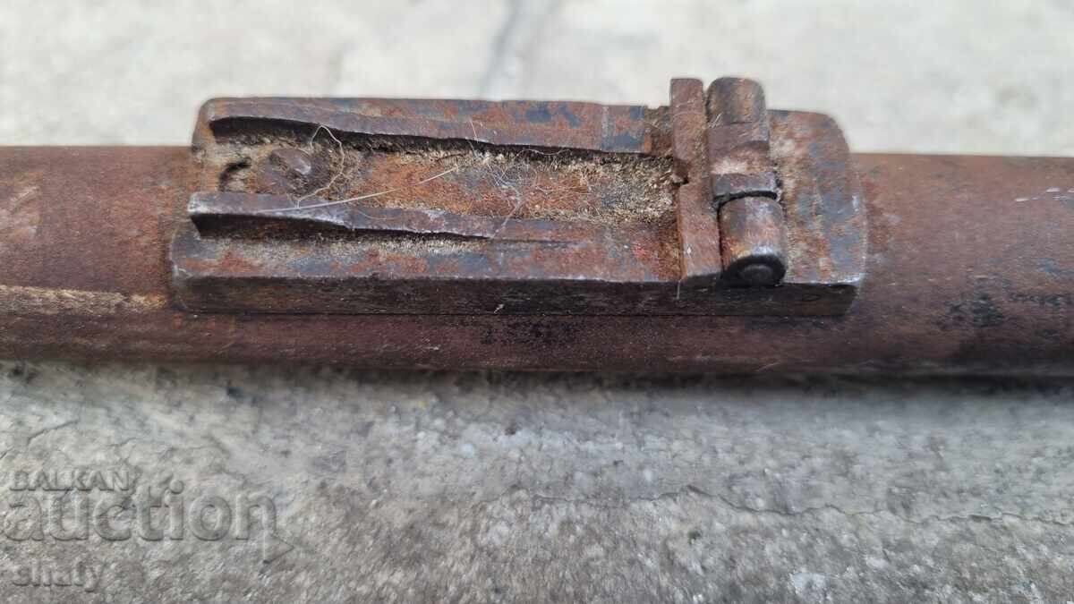 Auction Martina. Gun Auction Martina. Gun