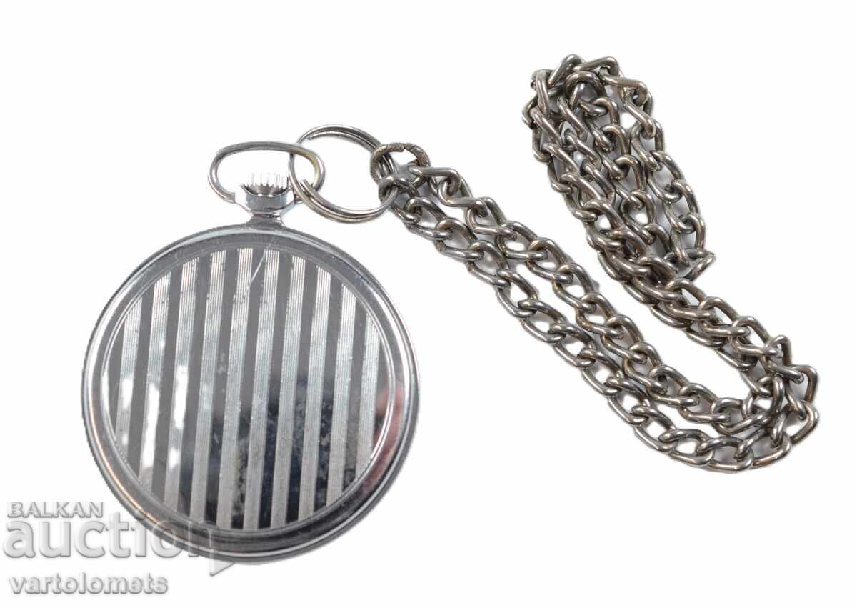 Ceas de buzunar MOLNIJA URSS cu lanț - funcționează cu preț € 20.00 | 39.12 BGN