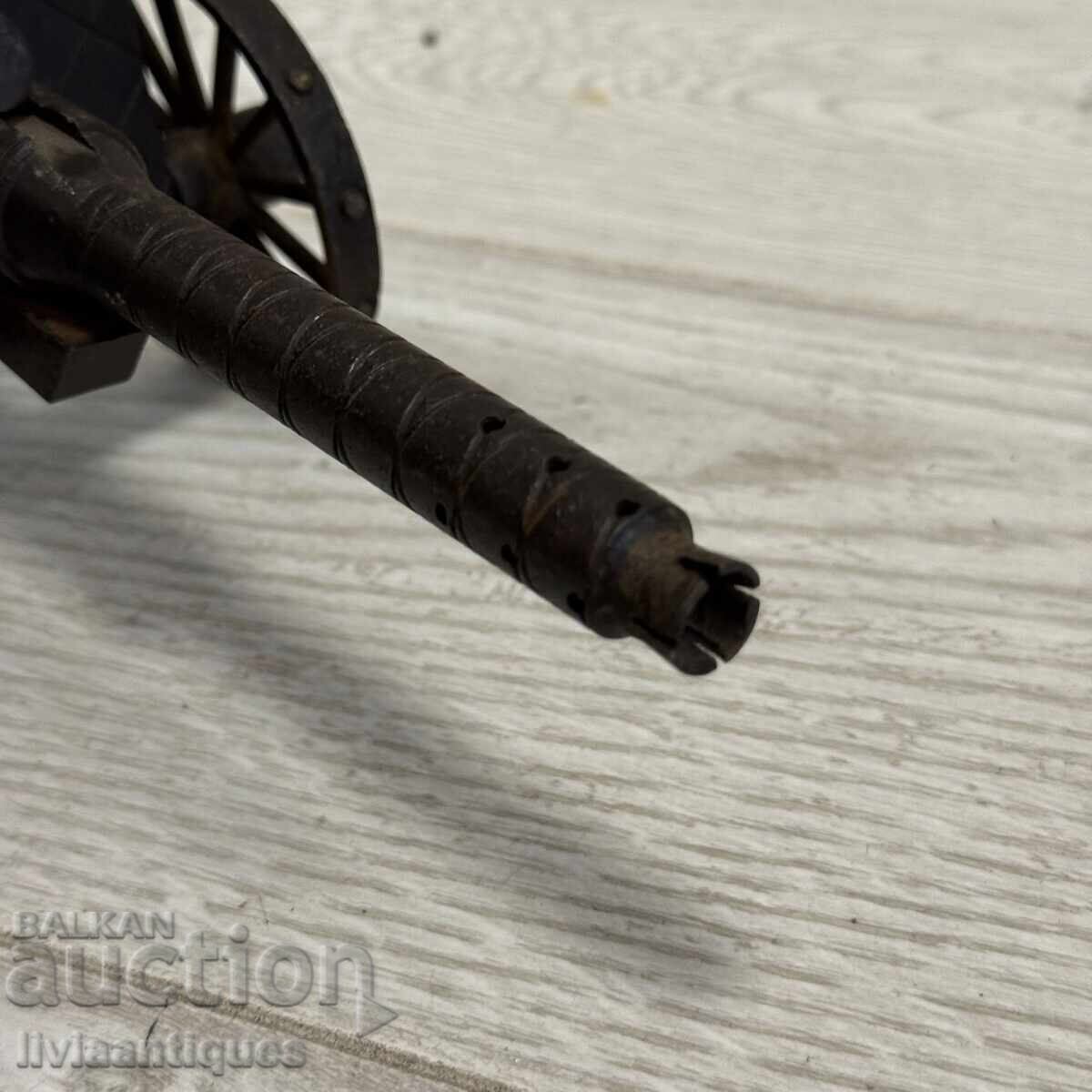 Decorative metal model of an artillery gun - 6 Decorative metal model of an artillery gun - 6
