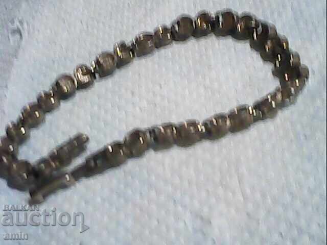 Licitație Brățară damă frumoasă, lipsesc 5 cristale Licitație Brățară damă frumoasă, lipsesc 5 cristale