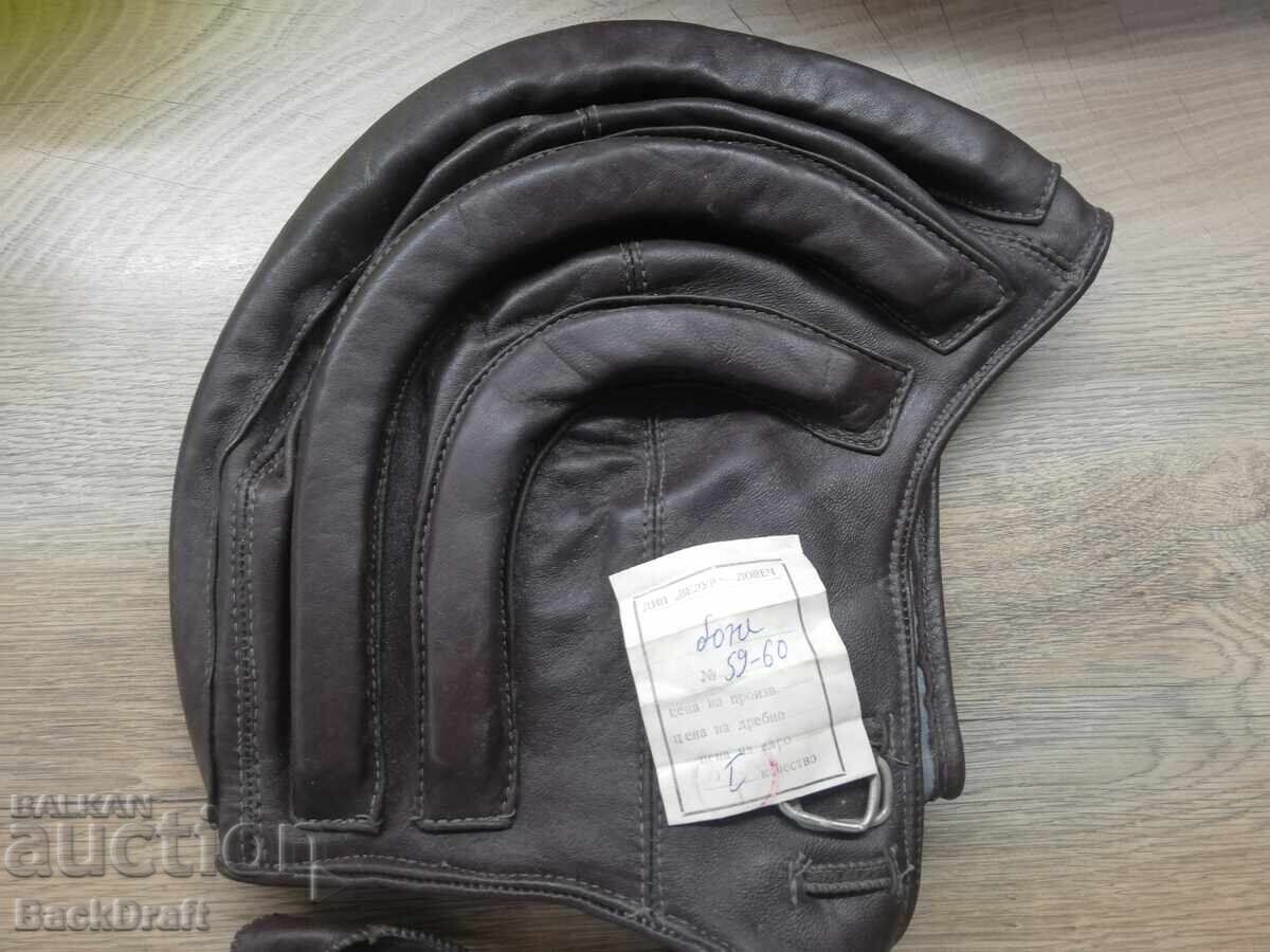 Παράδοση Σοβιετικό Δερμάτινο Καλοκαιρινό Παρασούτ Μπόνε, Κράνος Μέγεθος 59-60 Παράδοση Σοβιετικό Δερμάτινο Καλοκαιρινό Παρασούτ Μπόνε, Κράνος Μέγεθος 59-60