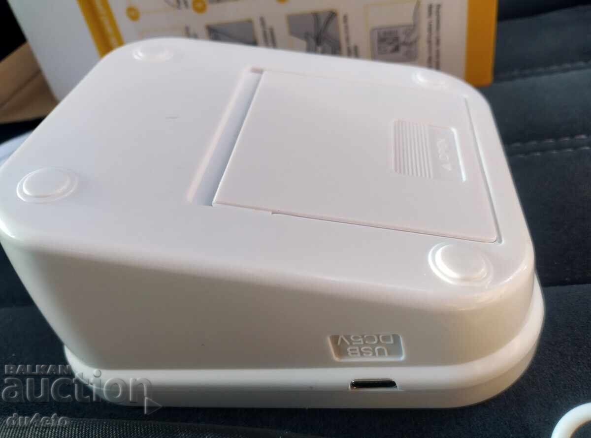 Delivery of Digital blood pressure monitor with arm cuff