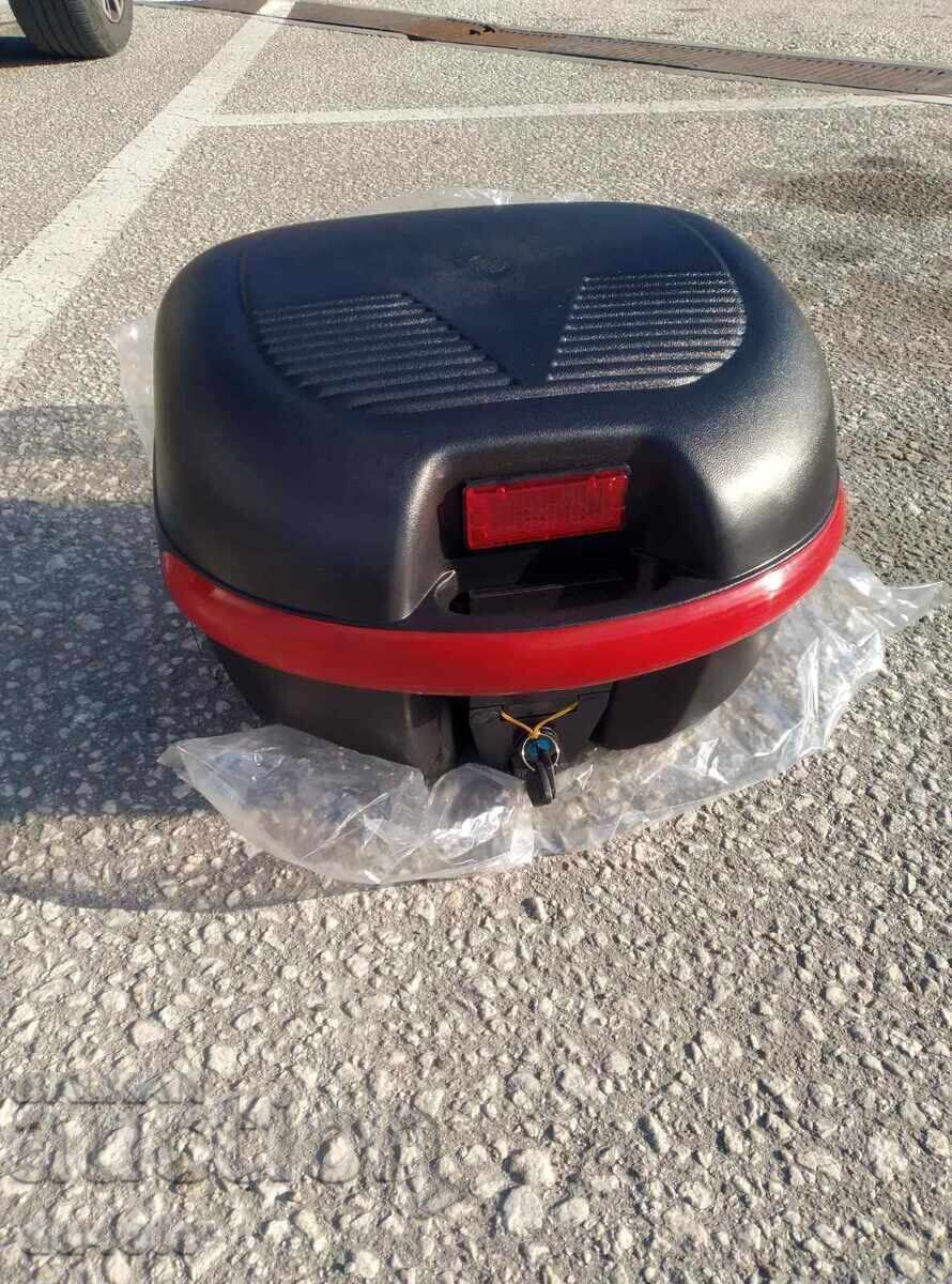Portbagaj moto, cutie pentru motocicletă, scuter 35x22x25 cm. 19l cu preț € 19.00 | 37.16 BGN