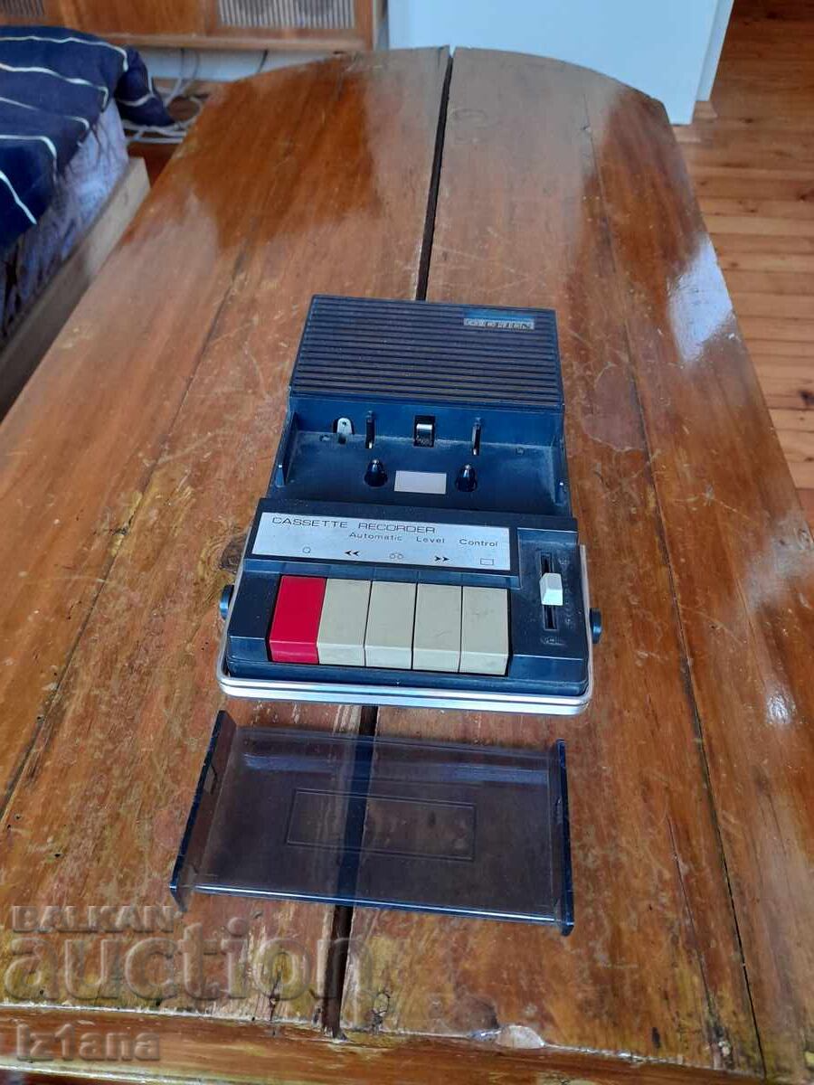 Παλιό κασετόφωνο Orion με τιμή € 33.00 | 64.54 BGN Παλιό κασετόφωνο Orion με τιμή € 33.00 | 64.54 BGN