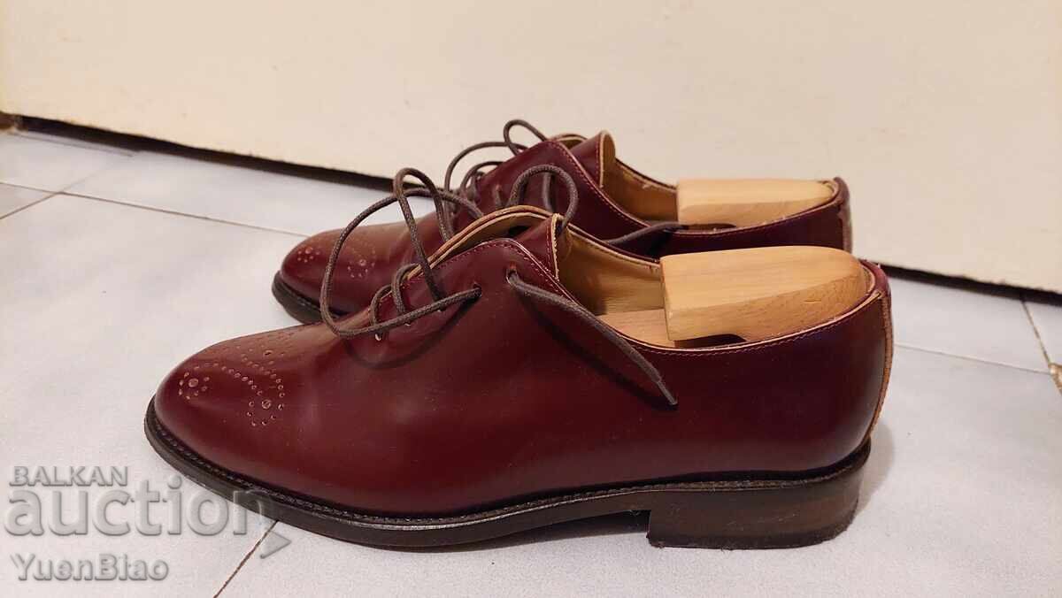 Παπούτσια "Χόκερτι", τύπου Oxford με τιμή € 76.80 | 150.21 BGN