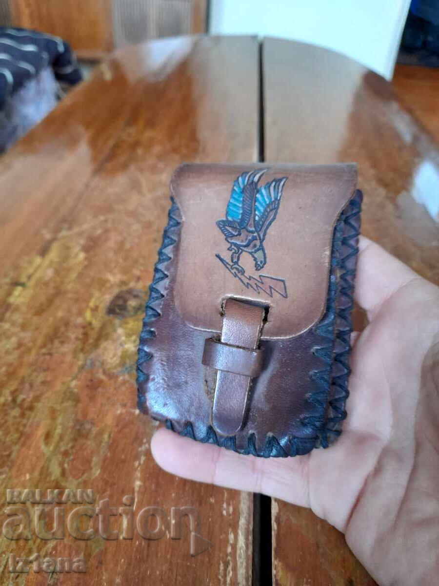 Geantă veche de piele, tabacheră pentru curea cu preț € 33.00 | 64.54 BGN