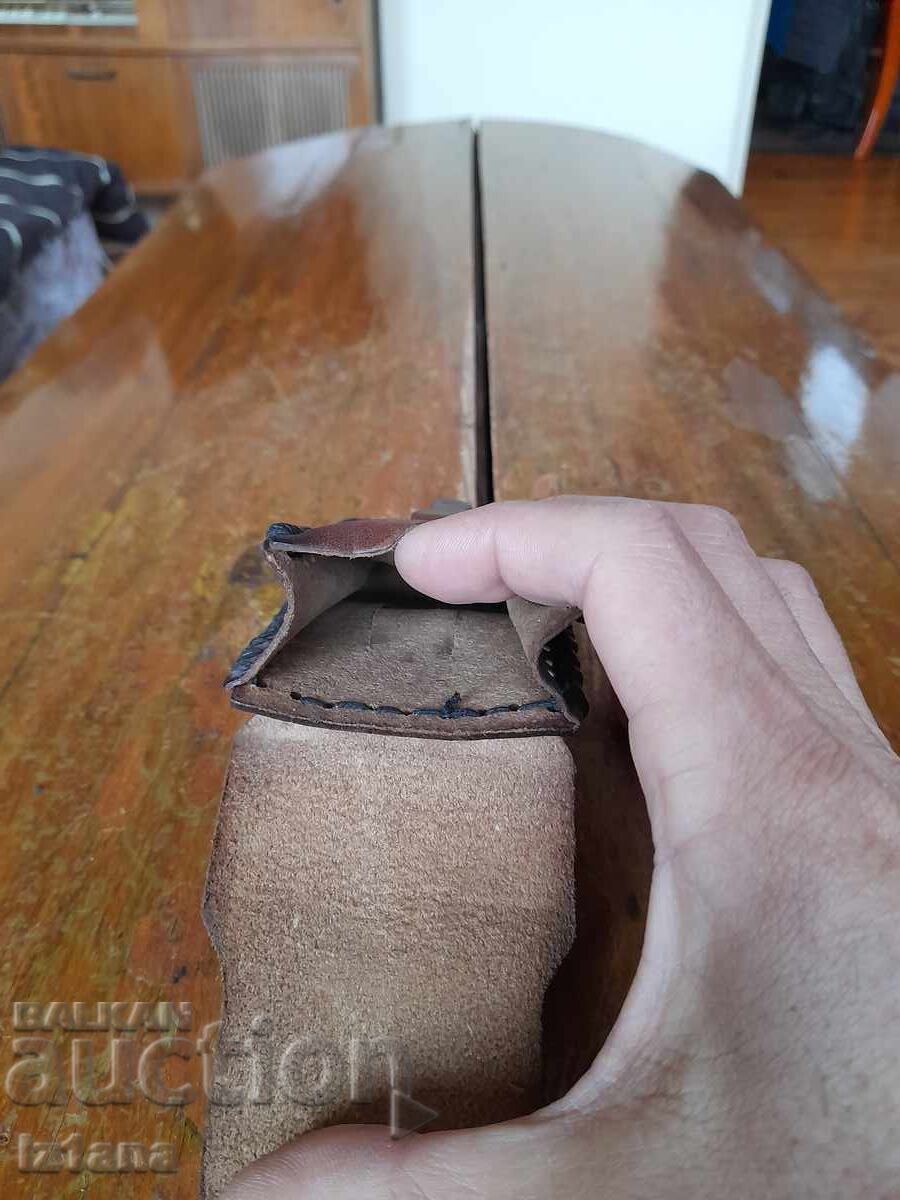 Geantă veche de piele, tabacheră pentru curea - 6