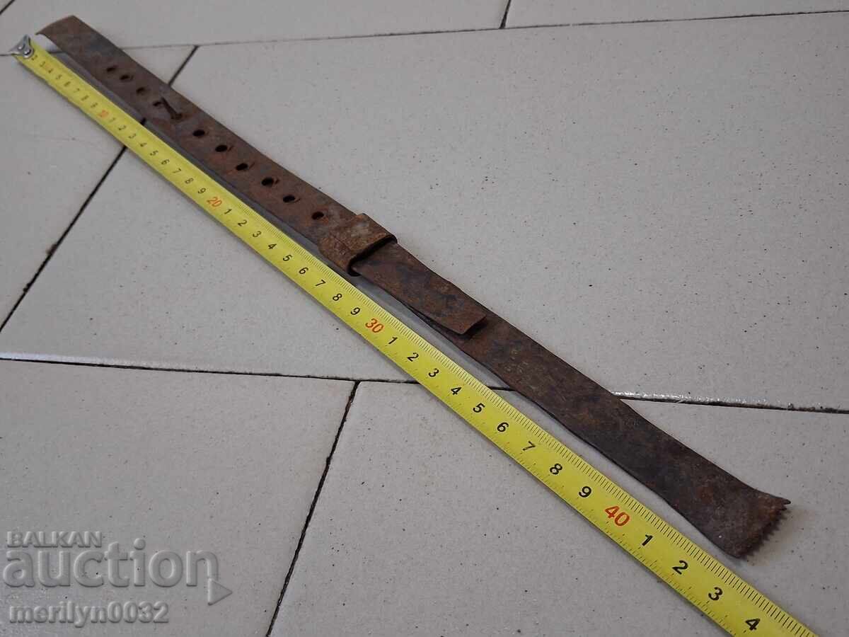 Стар кован аршин, ковано желязо, мерило за платове, мярка с цена € 21.99 | 43.01 лв.