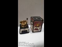 Стара порцеланова кафемелачка