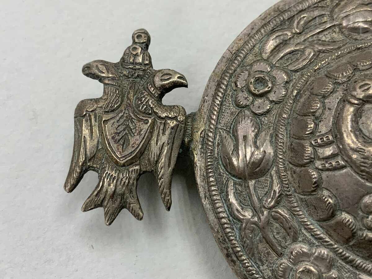 Jumătate de pafta renascentistă din argint forjat cu preț € 80.00 | 156.47 BGN Jumătate de pafta renascentistă din argint forjat cu preț € 80.00 | 156.47 BGN