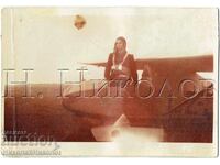 1952 ΜΙΚΡΗ ΠΑΛΙΑ ΦΩΤΟΓΡΑΦΙΑ ΑΕΡΟΔΡΟΜΙΟ ΜΟΥΣΑΤΣΕΒΟ ΑΕΡΟΠΛΑΝΟ ΠΙΛΟΤΟΣ ZH283