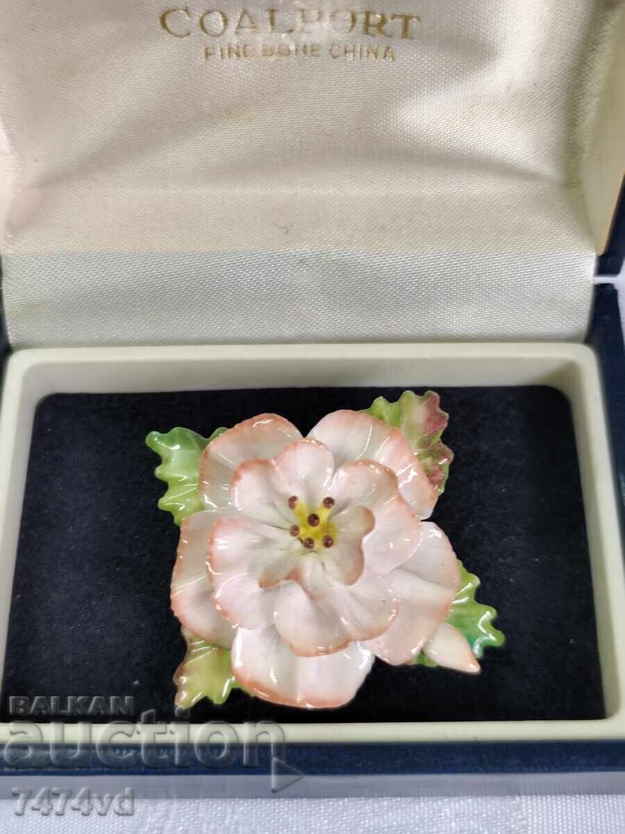 Broșă din porțelan vintage COALPORT (anii 1960) – Anglia cu preț € 30.00 | 58.67 BGN