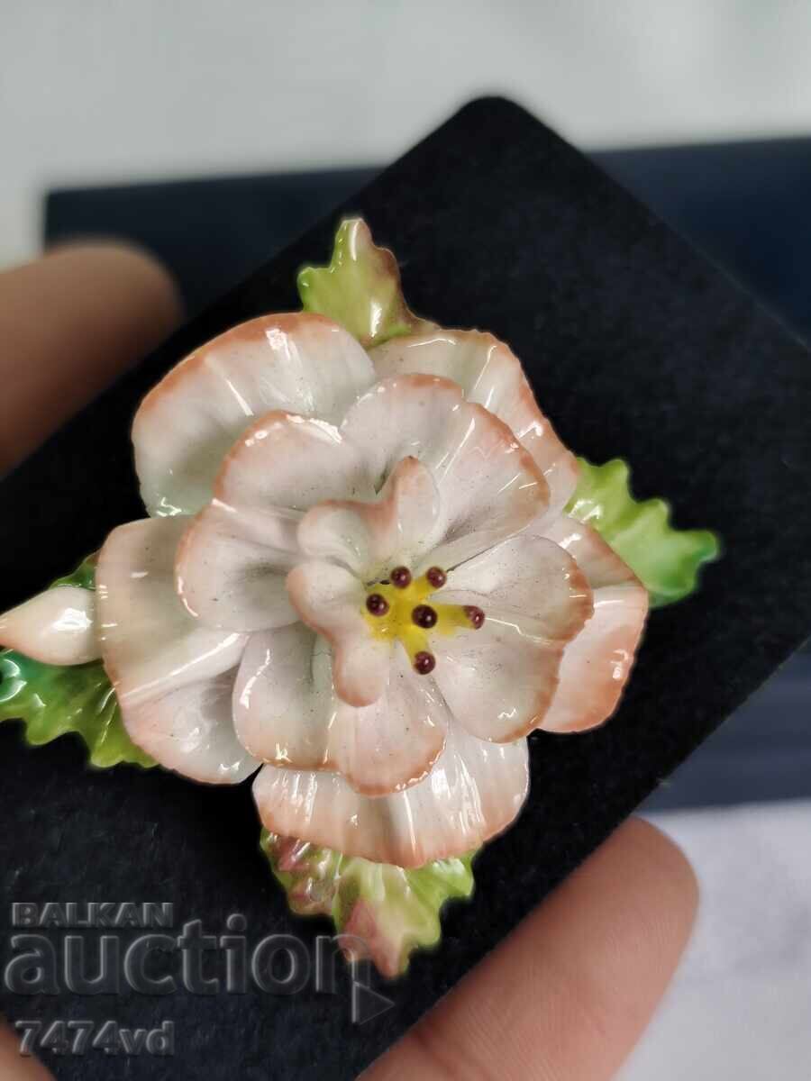 Licitație Broșă din porțelan vintage COALPORT (anii 1960) – Anglia