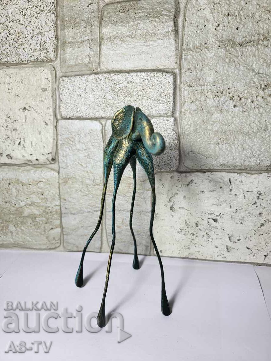 Licitație Figurină de bronz a unui elefant suprarealist Licitație Figurină de bronz a unui elefant suprarealist