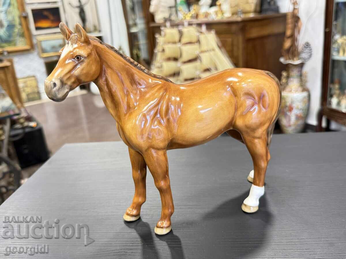 Доставка на Стар порцеланова фигура на кон от Max Roesler. №7900