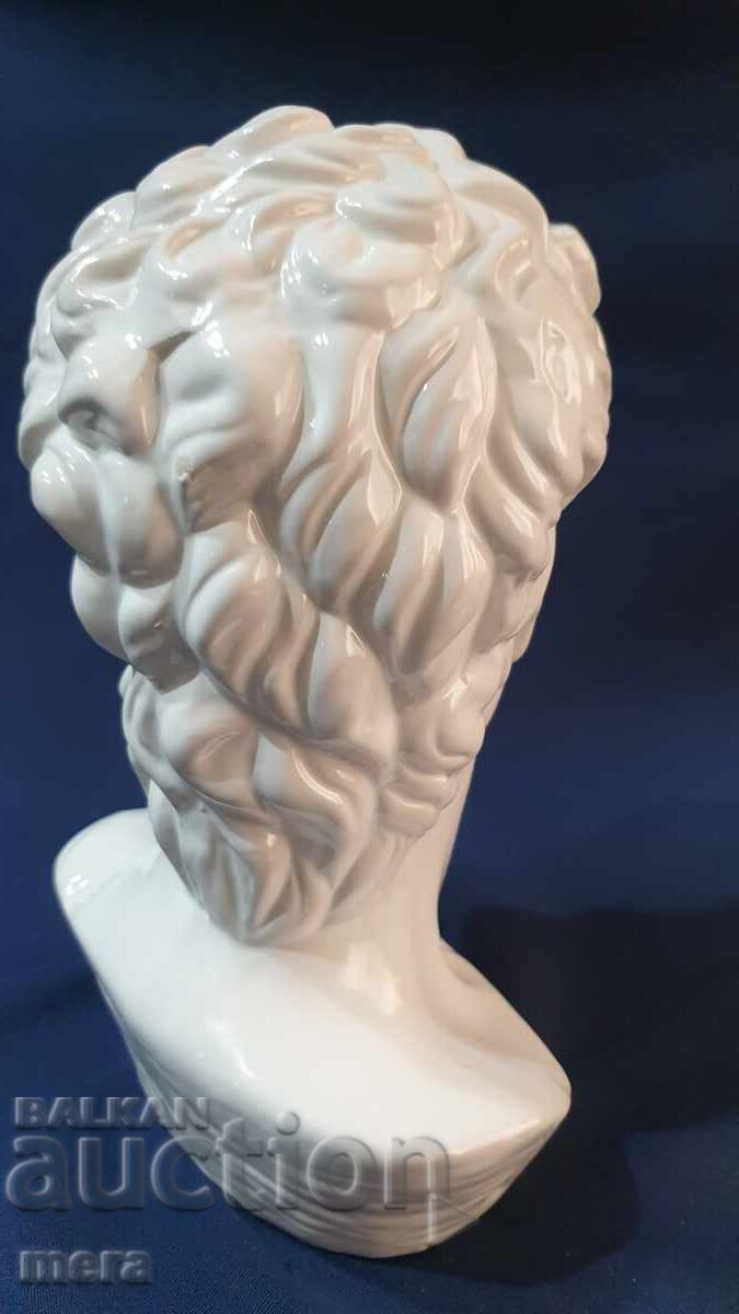 Доставка на Порцеланов интериорен  бюст на Давид