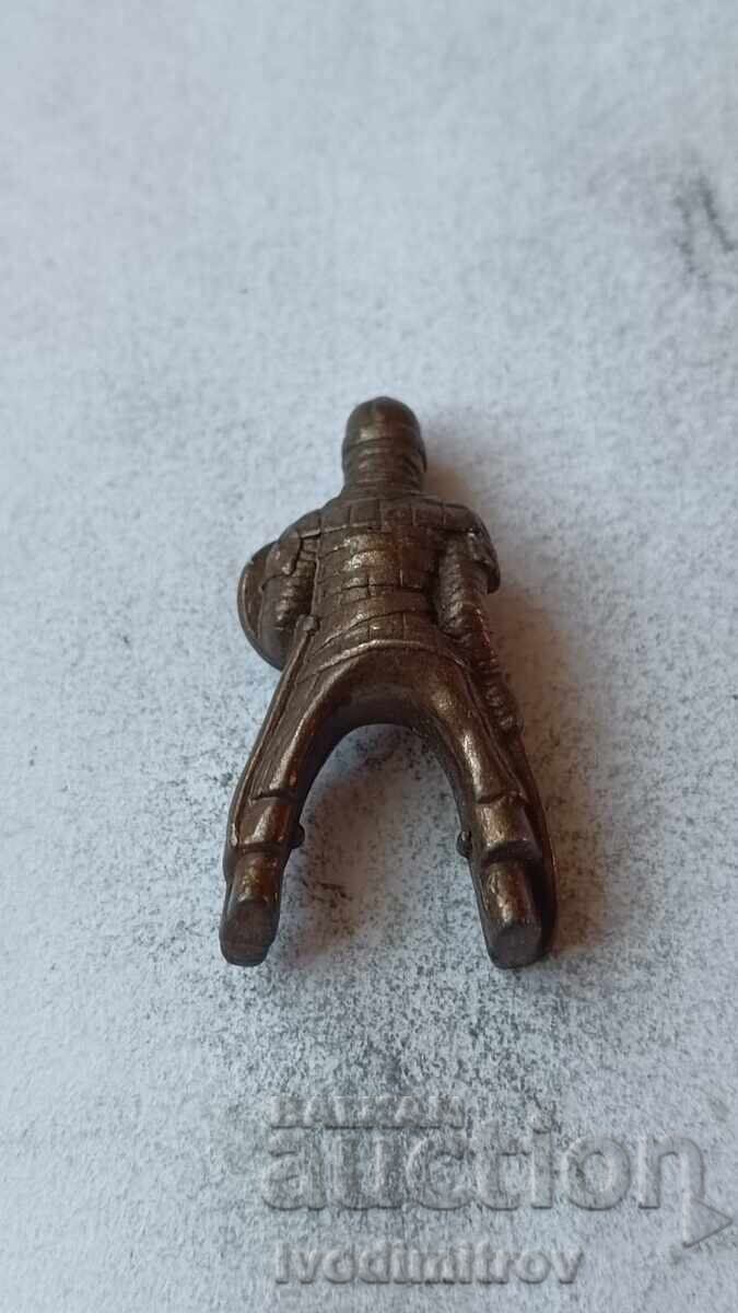 Μεταλλική φιγούρα από σοκολατένιο αυγό Ιππότης με στρογγυλή ασπίδα με τιμή € 2.86 | 5.59 BGN