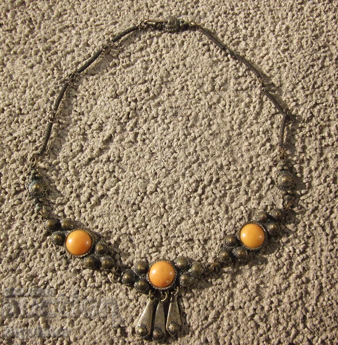 Bŭlgarsko folκλορικό κόσμημα για λαϊκή φορεσιά από σύνολο Bŭlgarsko folκλορικό κόσμημα για λαϊκή φορεσιά από σύνολο