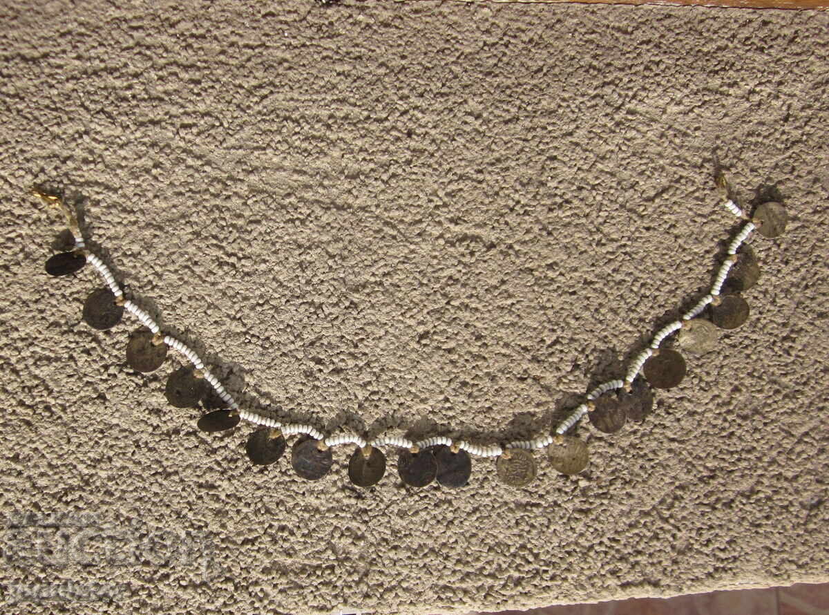 Βουλγαρικό Αναγεννησιακό κόσμημα με ασημένια νομίσματα χάντρες Βουλγαρικό Αναγεννησιακό κόσμημα με ασημένια νομίσματα χάντρες