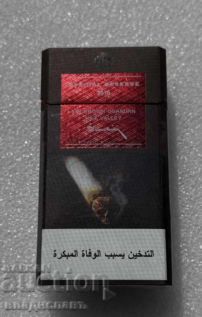 Licitație Pachet de țigări cu filtru „DUNHILL” Licitație Pachet de țigări cu filtru „DUNHILL”